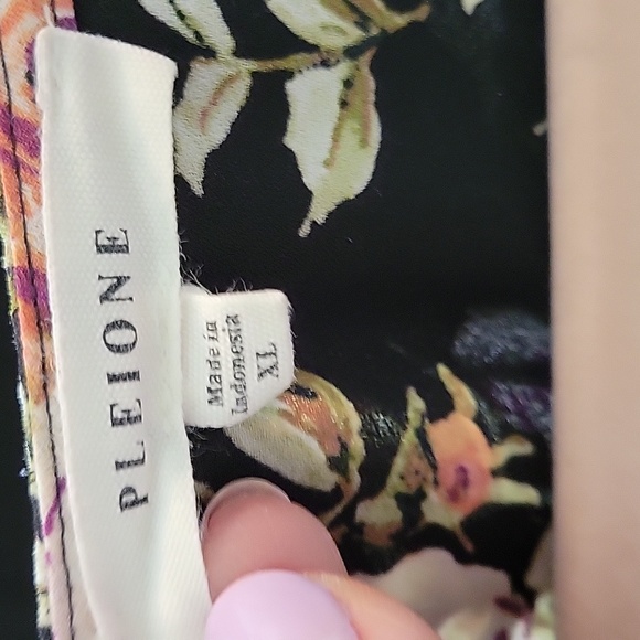 Sleeveless peplum blouse - Picture 4 of 4